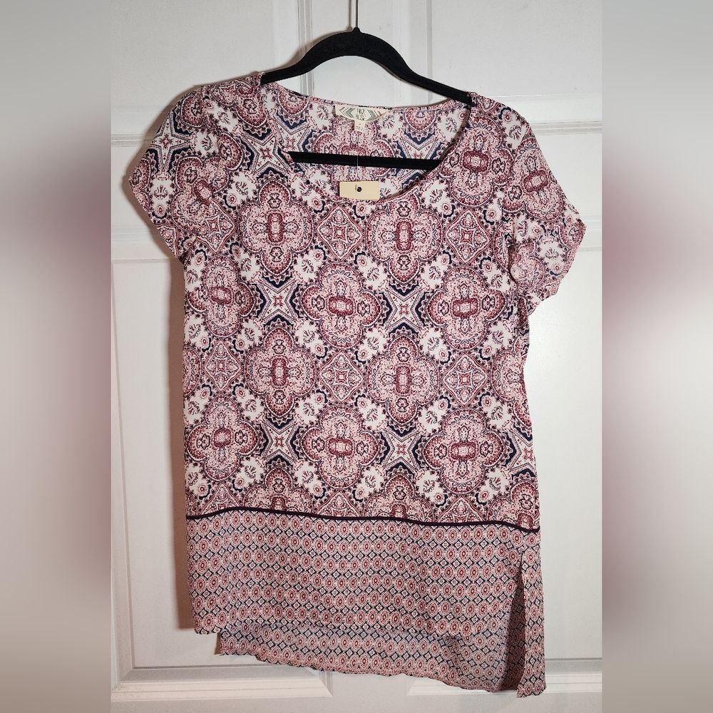 NWT Pink Rose Printed Short-Sleeve Women's Blouse Pink and Navy M